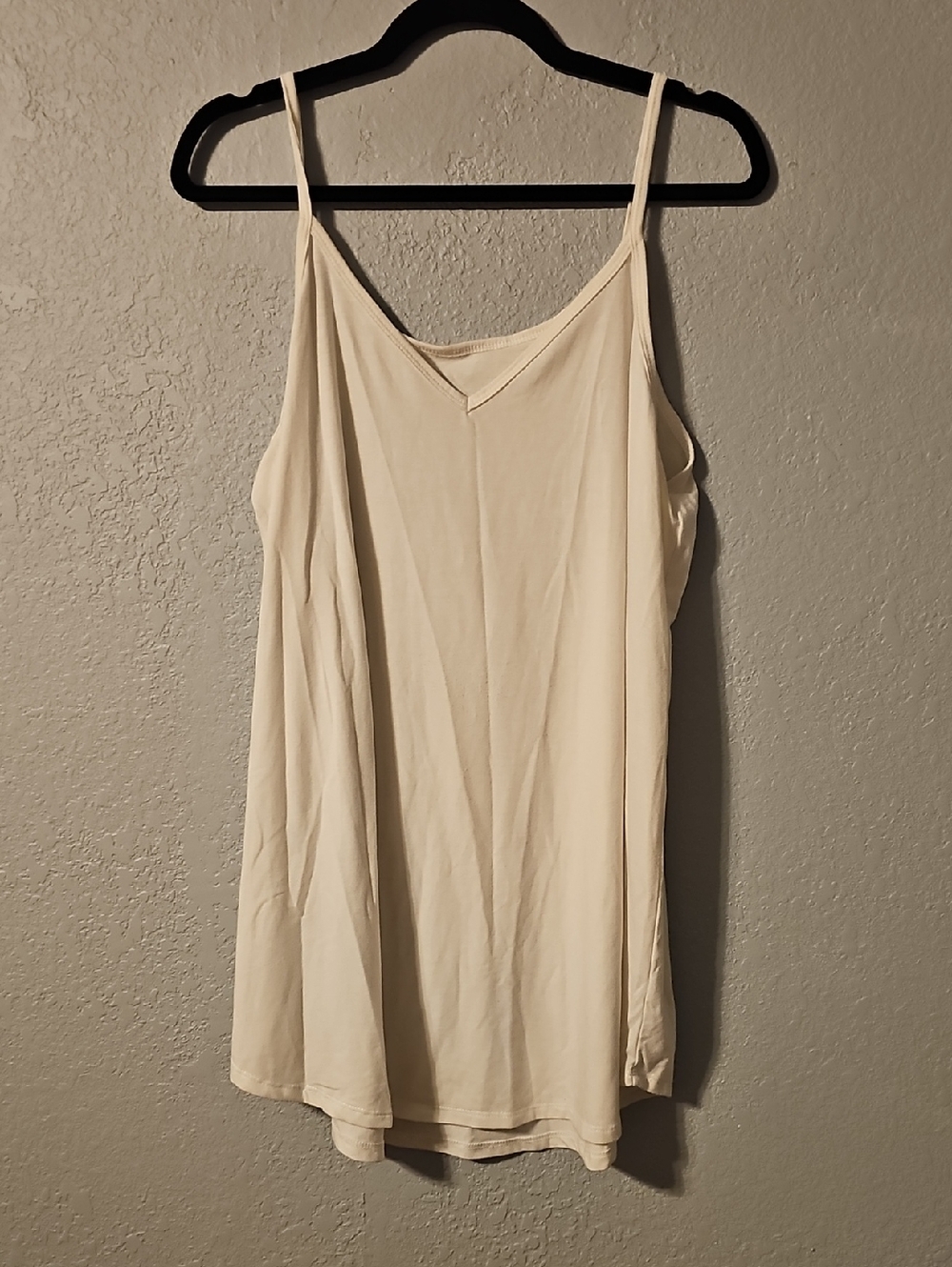 Everyday Cream V-Neck Slim-Strap Cami